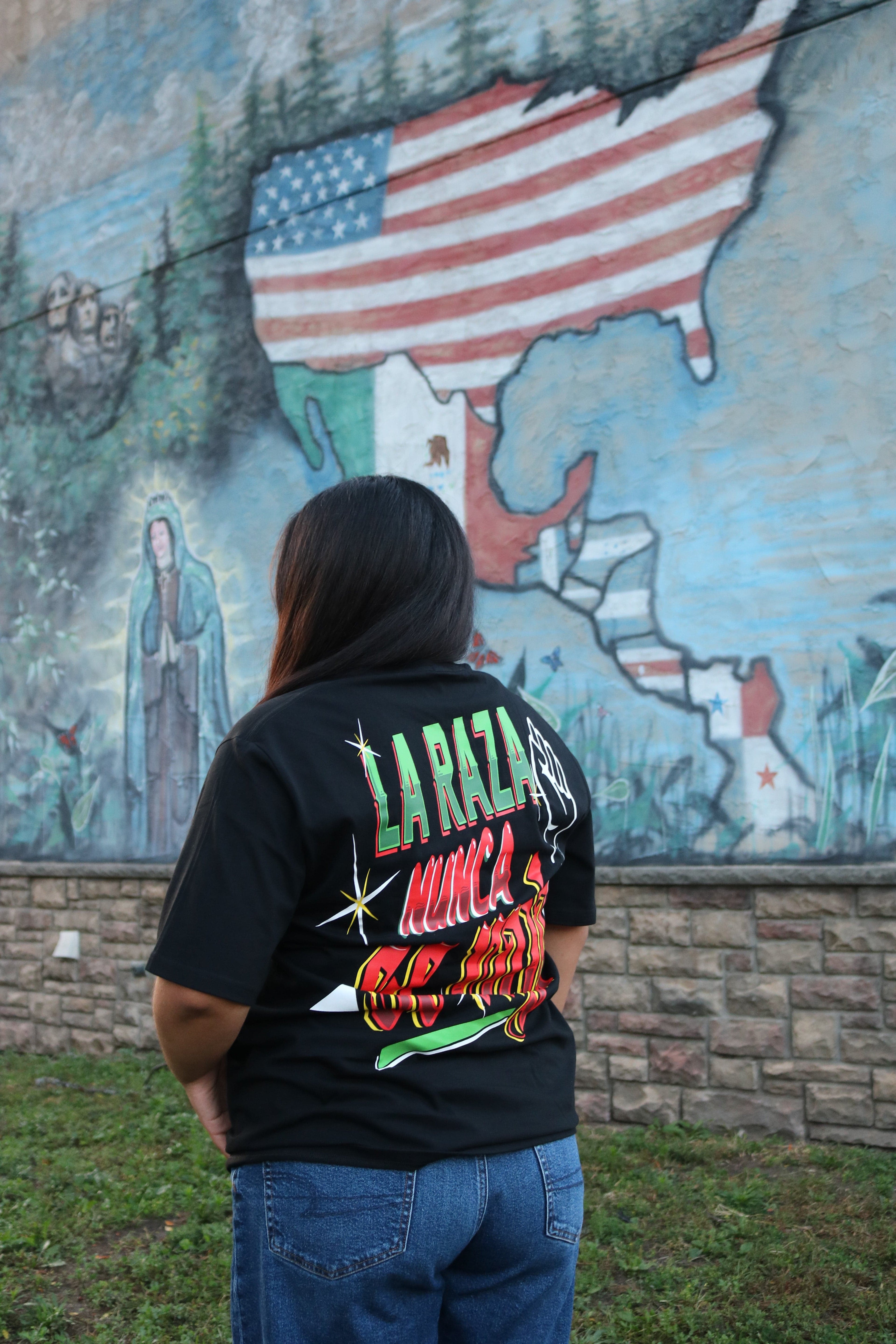 "LA RAZA NUNCA SE RAJA" TSHIRT